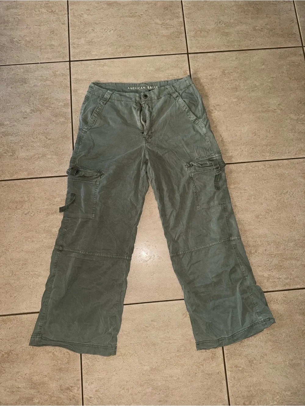 American Eagle Outfitters Women’s Olive Cargo Pants